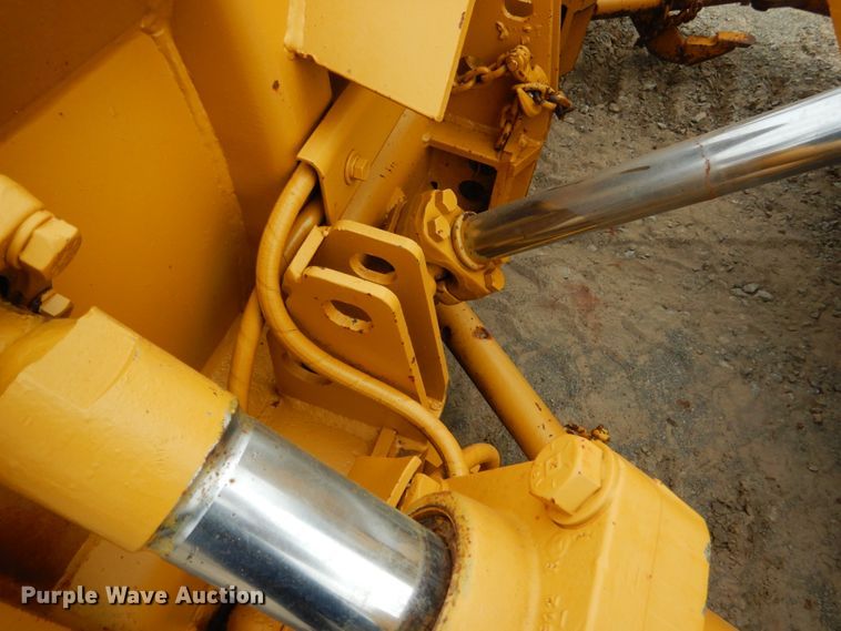 image for item DM3758 1981 Caterpillar D5B  dozer