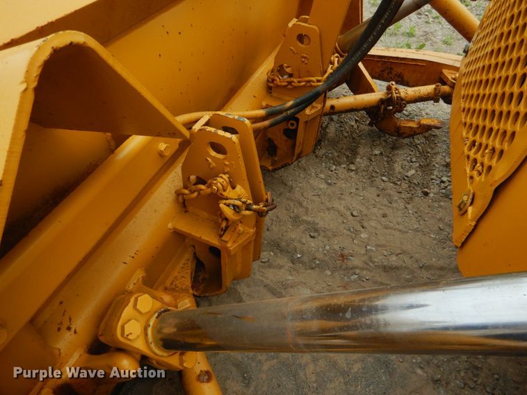 image for item DM3758 1981 Caterpillar D5B  dozer