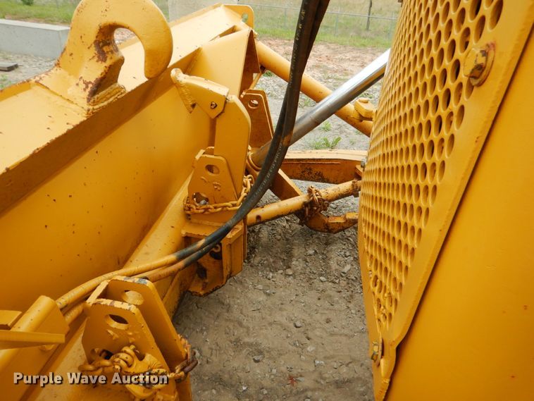 image for item DM3758 1981 Caterpillar D5B  dozer