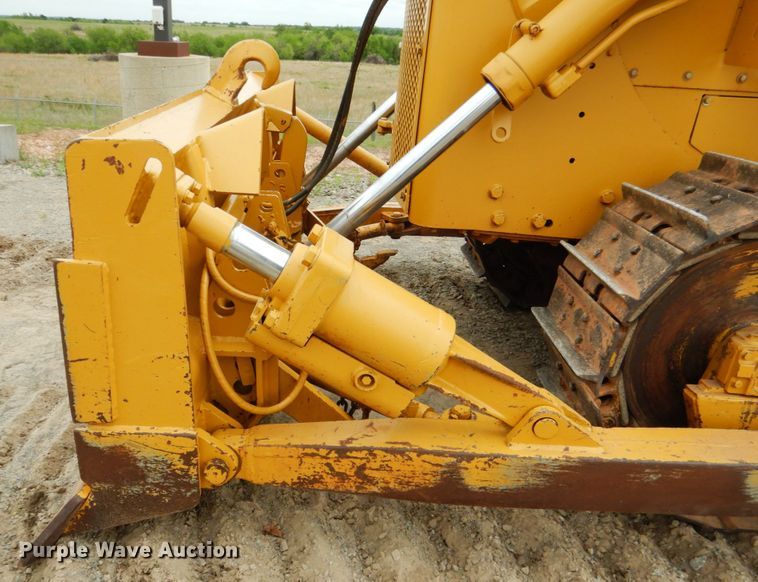 image for item DM3758 1981 Caterpillar D5B  dozer