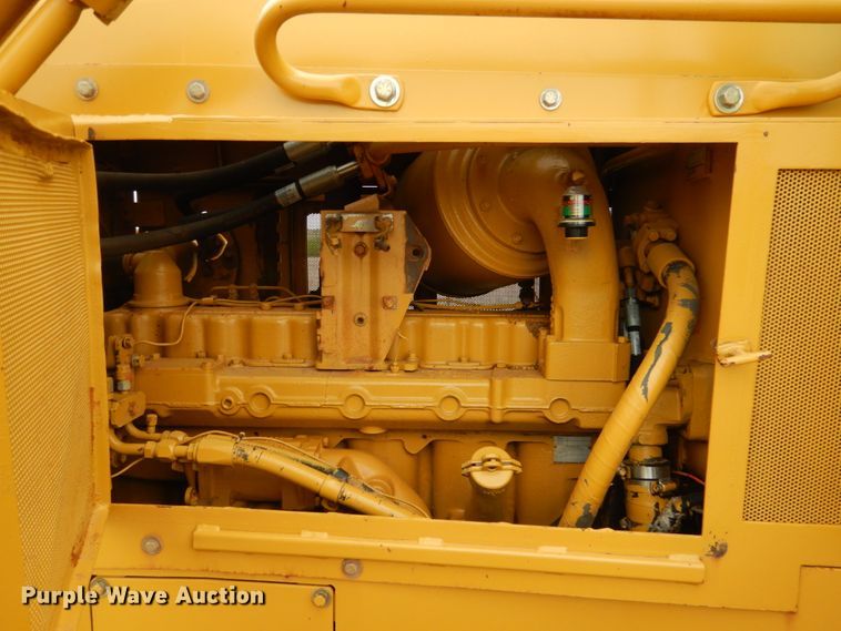 image for item DM3758 1981 Caterpillar D5B  dozer