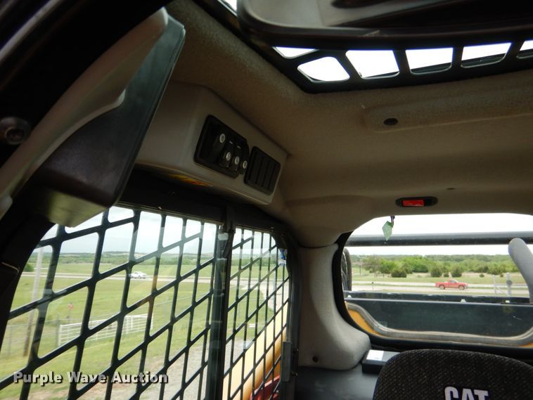 image for item DM3759 2018 Caterpillar 299D2  tracked skid steer loader