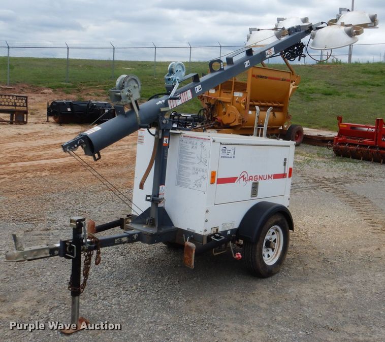 image for item DM3770 2012 Magnum MLT3060KK  light plant