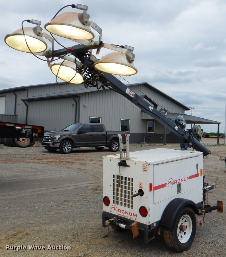 image for item DM3770 2012 Magnum MLT3060KK  light plant