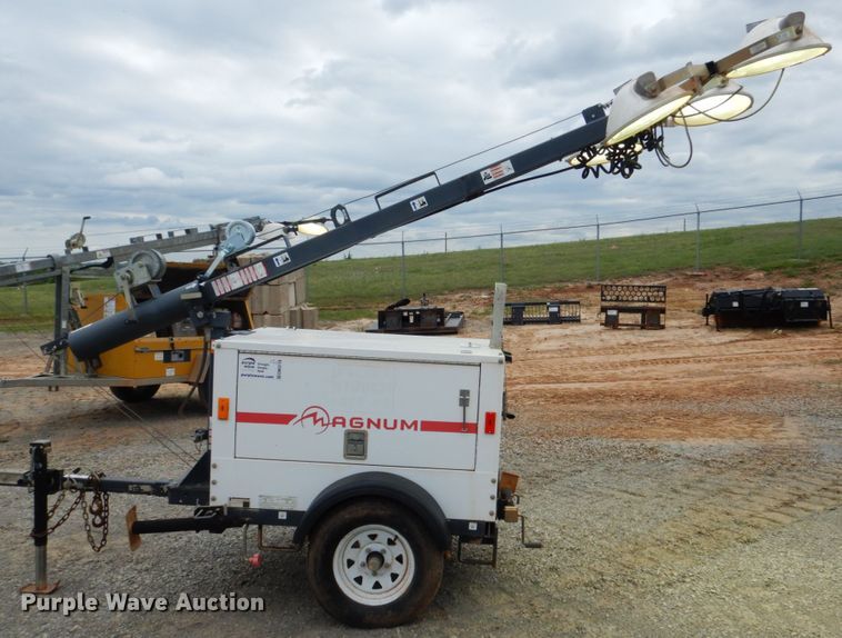 image for item DM3770 2012 Magnum MLT3060KK  light plant