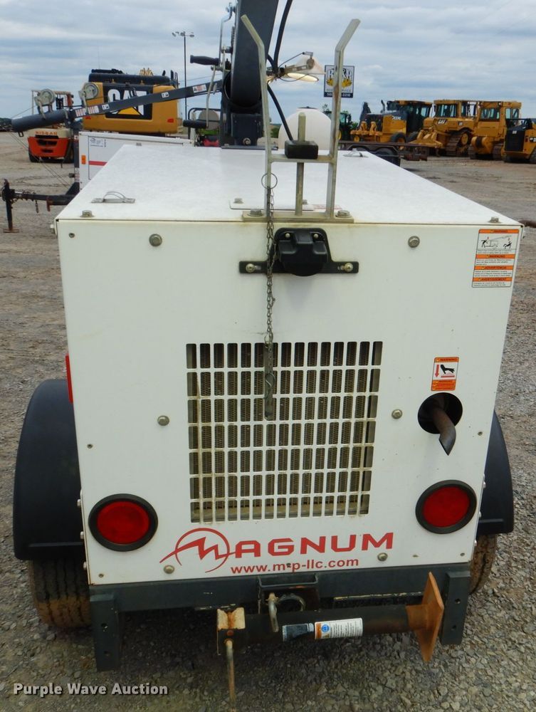 image for item DM3770 2012 Magnum MLT3060KK  light plant