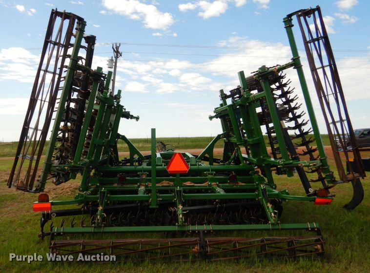 image for item ES9661 Great Plains Mfg 2400TM  vertical tillage