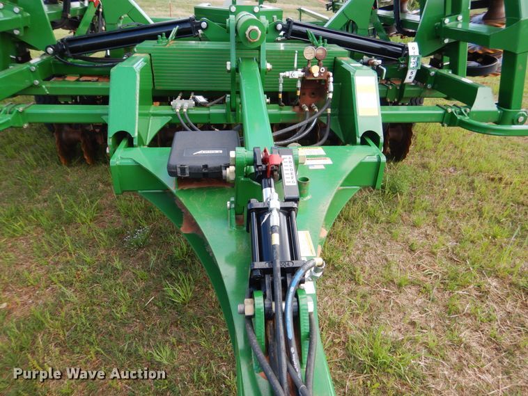 image for item ES9661 Great Plains Mfg 2400TM  vertical tillage