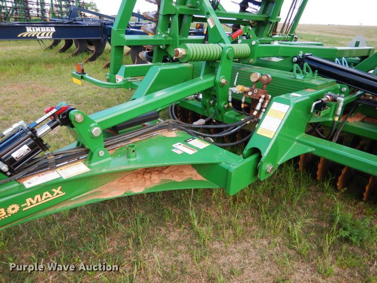 image for item ES9661 Great Plains Mfg 2400TM  vertical tillage