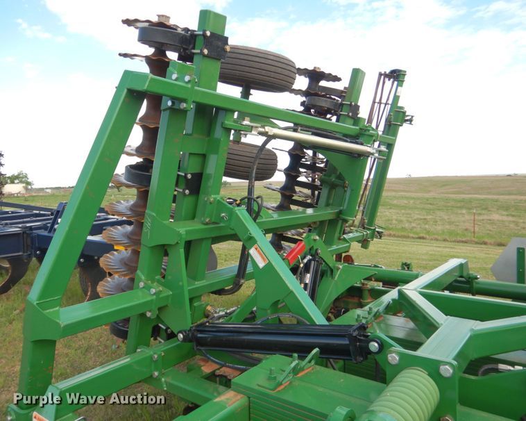 image for item ES9661 Great Plains Mfg 2400TM  vertical tillage