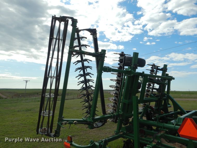 image for item ES9661 Great Plains Mfg 2400TM  vertical tillage