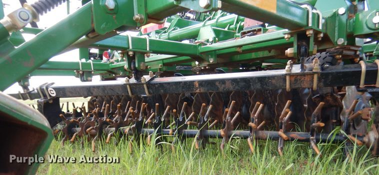 image for item ES9661 Great Plains Mfg 2400TM  vertical tillage