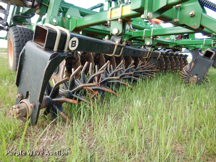 image for item ES9661 Great Plains Mfg 2400TM  vertical tillage