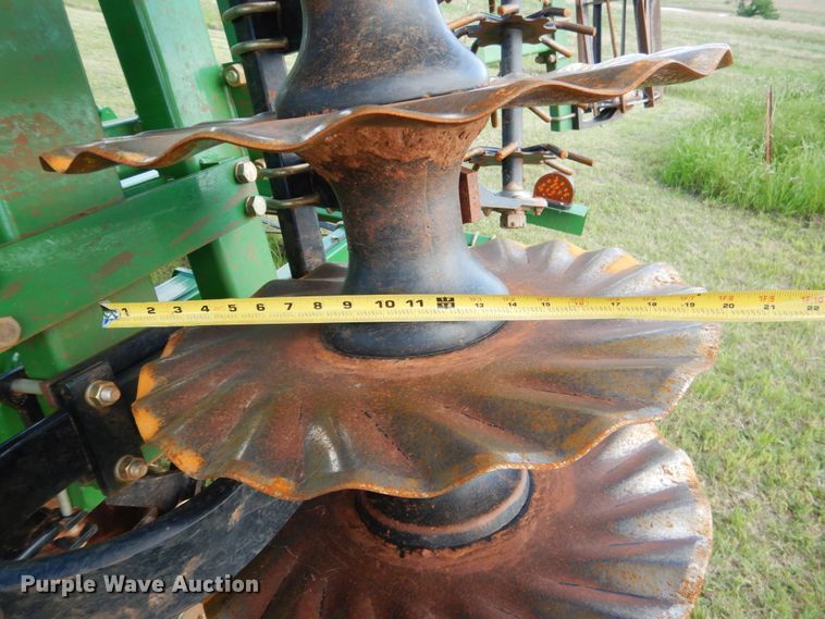 image for item ES9661 Great Plains Mfg 2400TM  vertical tillage