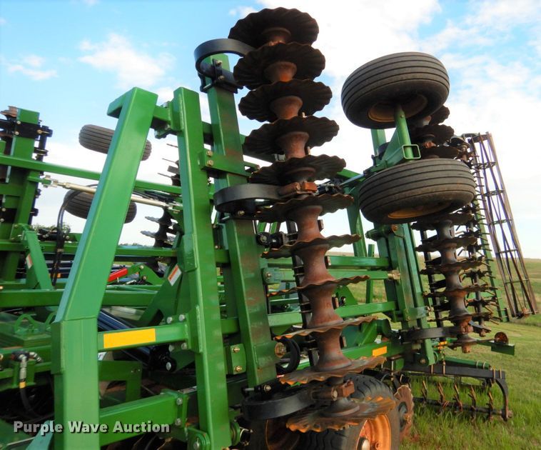 image for item ES9661 Great Plains Mfg 2400TM  vertical tillage