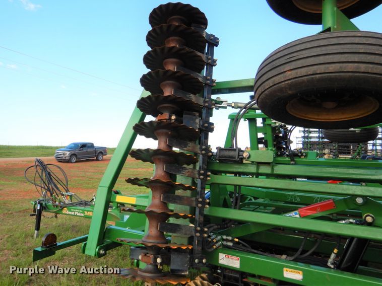 image for item ES9661 Great Plains Mfg 2400TM  vertical tillage