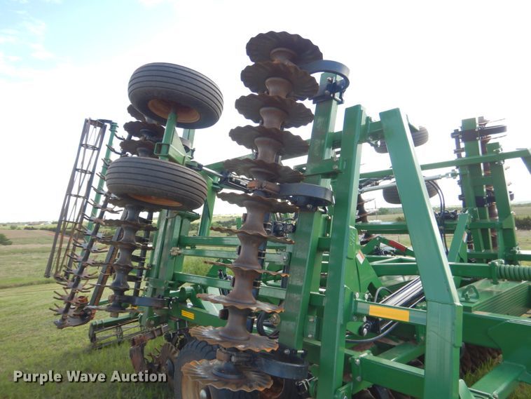 image for item ES9661 Great Plains Mfg 2400TM  vertical tillage