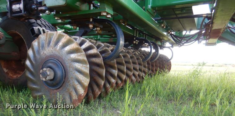 image for item ES9661 Great Plains Mfg 2400TM  vertical tillage