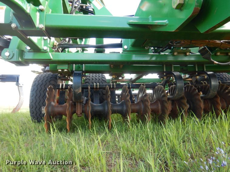 image for item ES9661 Great Plains Mfg 2400TM  vertical tillage