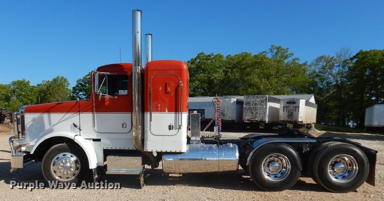 image for item DA5297 1993 Peterbilt 378  semi truck