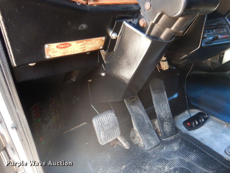 image for item DA5297 1993 Peterbilt 378  semi truck