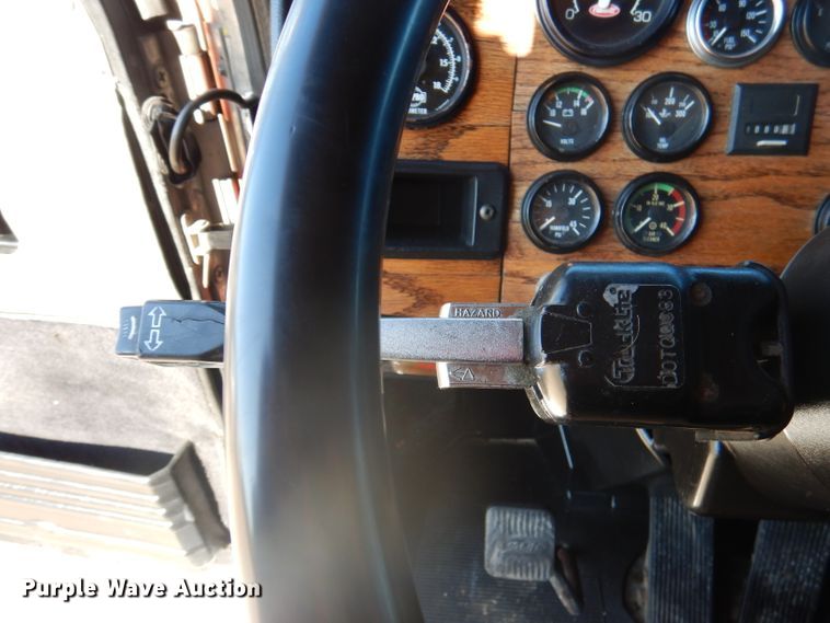 image for item DA5297 1993 Peterbilt 378  semi truck