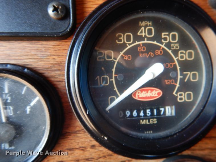 image for item DA5297 1993 Peterbilt 378  semi truck