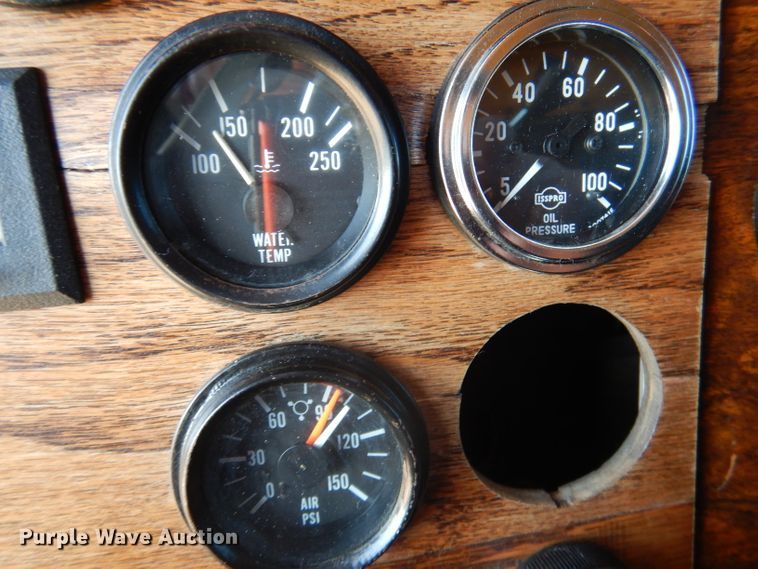 image for item DA5297 1993 Peterbilt 378  semi truck