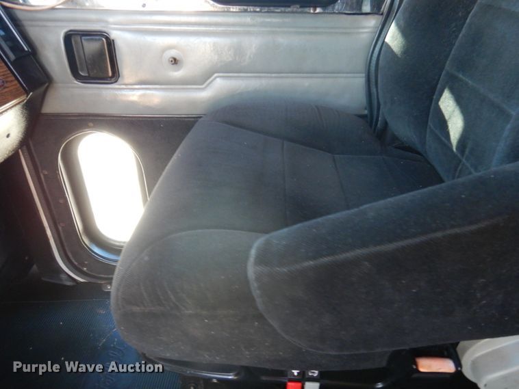 image for item DA5297 1993 Peterbilt 378  semi truck