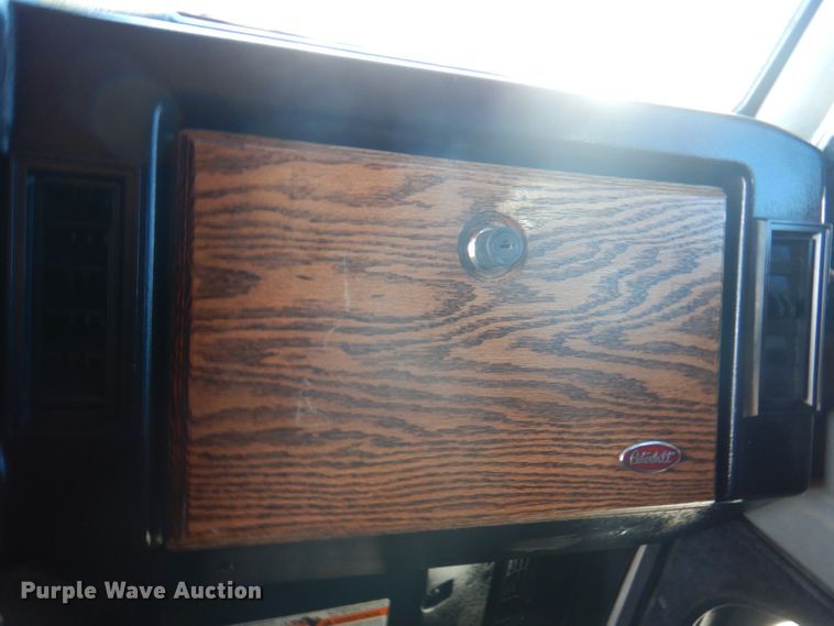 image for item DA5297 1993 Peterbilt 378  semi truck