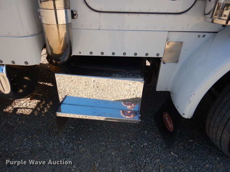 image for item DA5297 1993 Peterbilt 378  semi truck