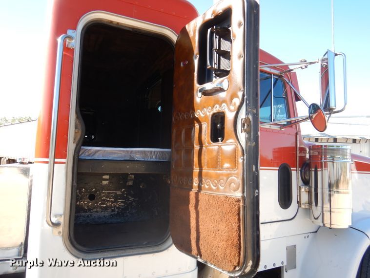 image for item DA5297 1993 Peterbilt 378  semi truck