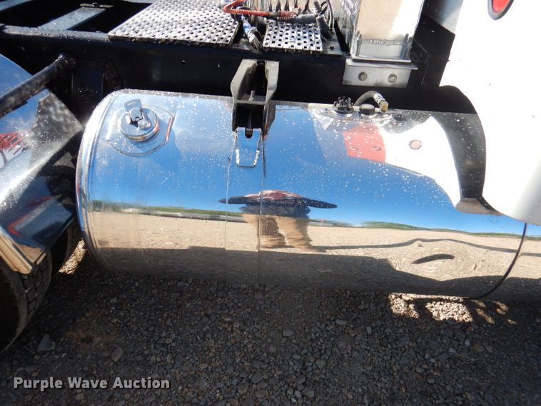 image for item DA5297 1993 Peterbilt 378  semi truck