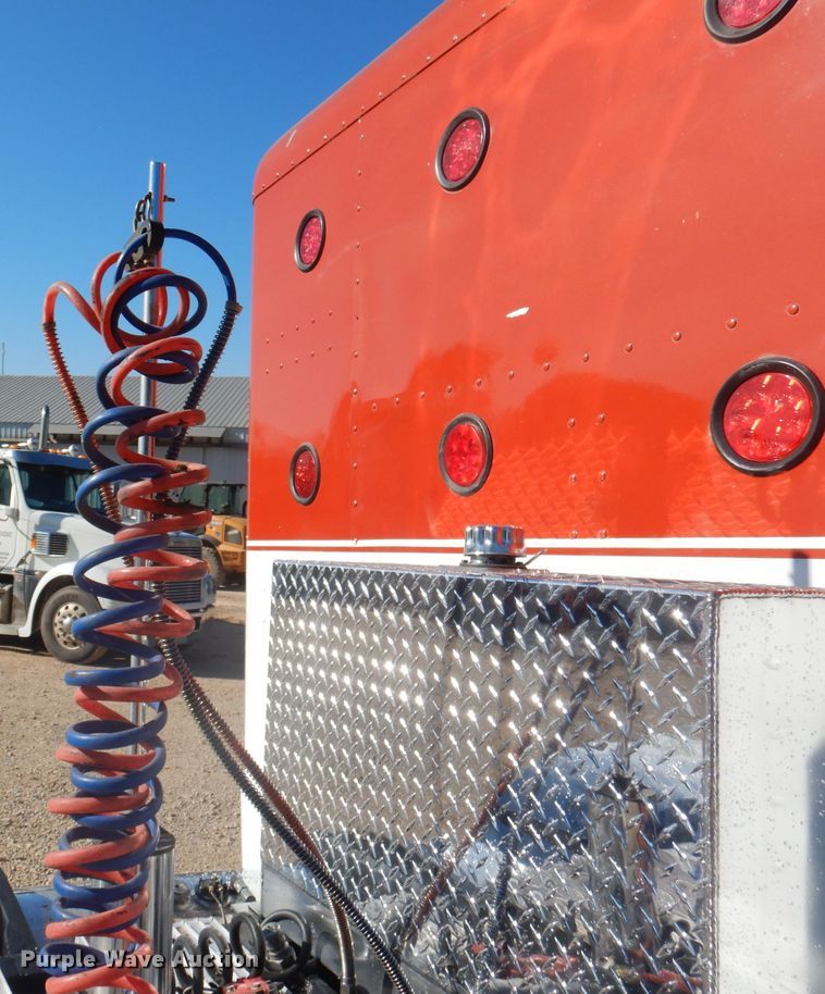 image for item DA5297 1993 Peterbilt 378  semi truck
