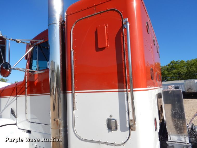image for item DA5297 1993 Peterbilt 378  semi truck