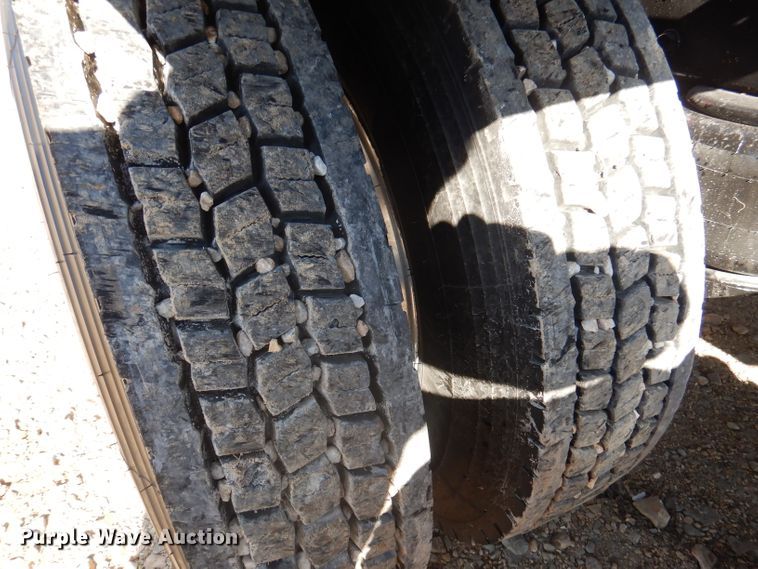 image for item DA5297 1993 Peterbilt 378  semi truck