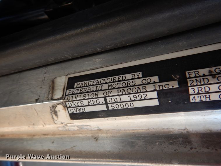 image for item DA5297 1993 Peterbilt 378  semi truck