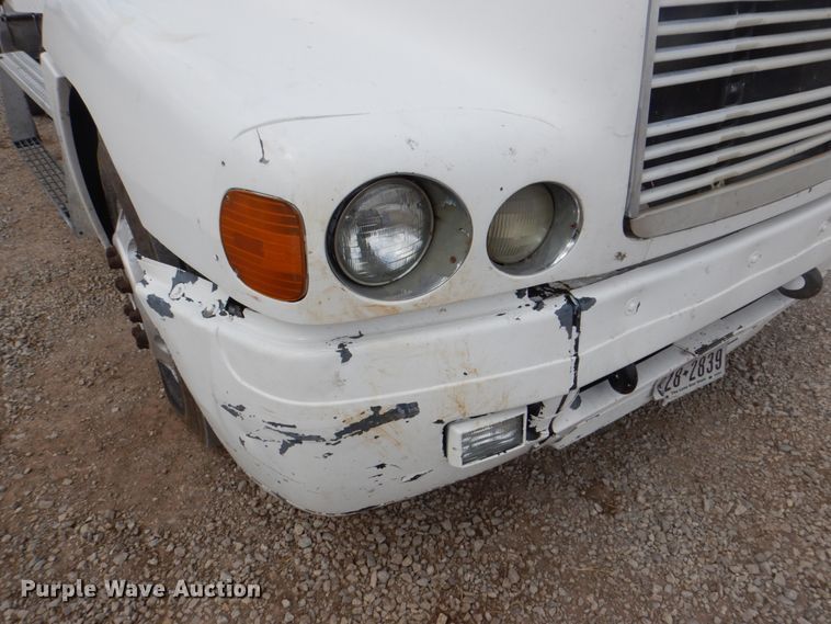 image for item DH5464 2000 Freightliner Century Classic  semi truck