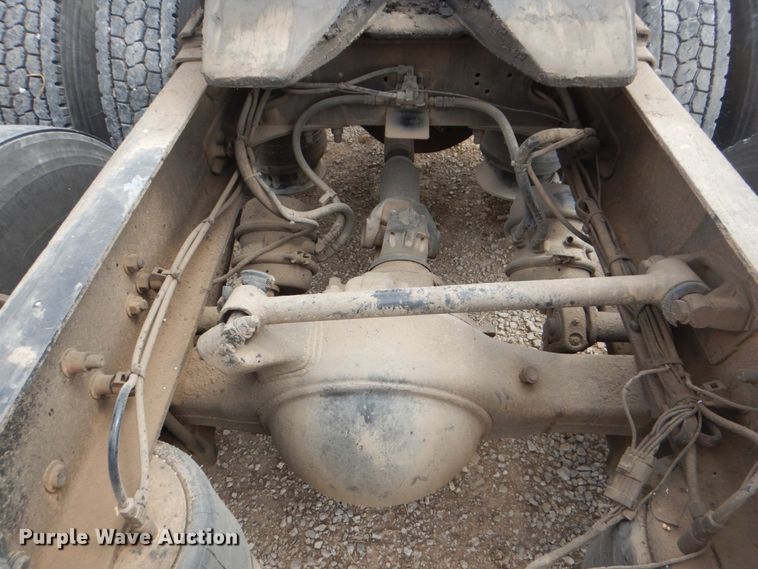 image for item DH5464 2000 Freightliner Century Classic  semi truck