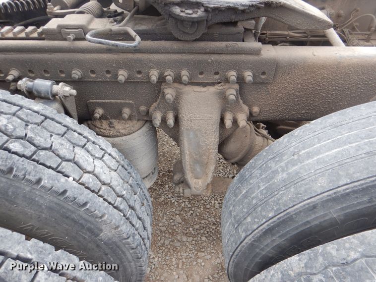 image for item DH5464 2000 Freightliner Century Classic  semi truck