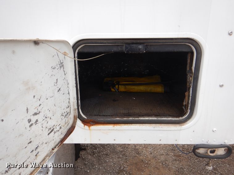 image for item DH5464 2000 Freightliner Century Classic  semi truck