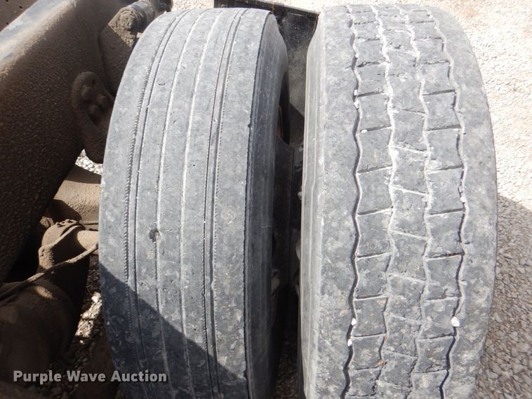 image for item DH5464 2000 Freightliner Century Classic  semi truck