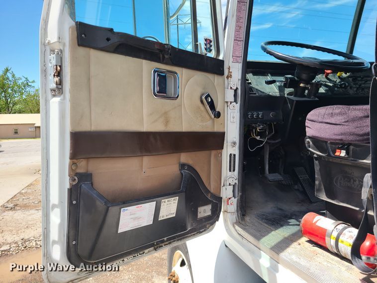 image for item DH5989 1996 Volvo WG  semi truck with trailer