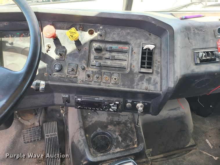 image for item DH5989 1996 Volvo WG  semi truck with trailer