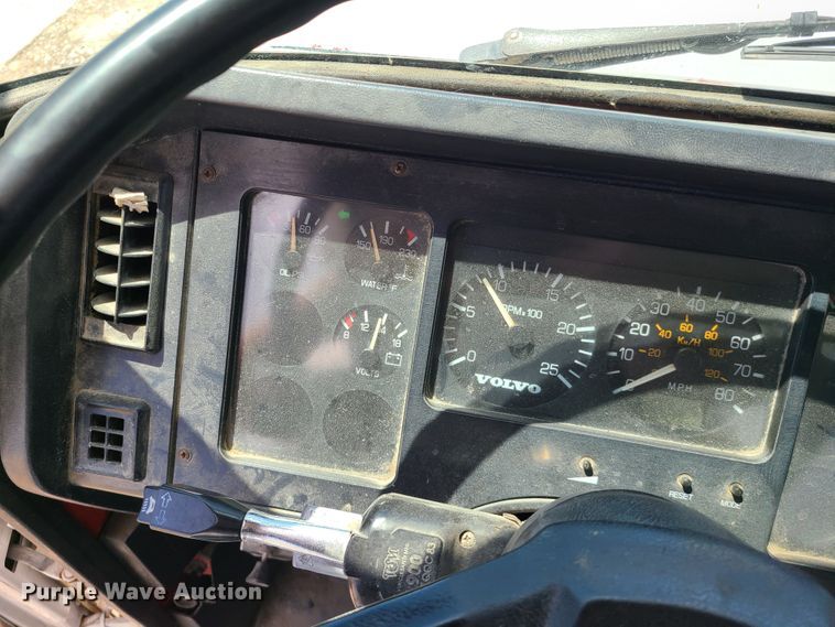 image for item DH5989 1996 Volvo WG  semi truck with trailer