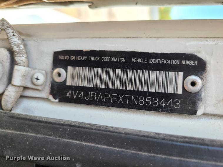 image for item DH5989 1996 Volvo WG  semi truck with trailer