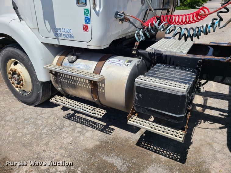 image for item DH5989 1996 Volvo WG  semi truck with trailer