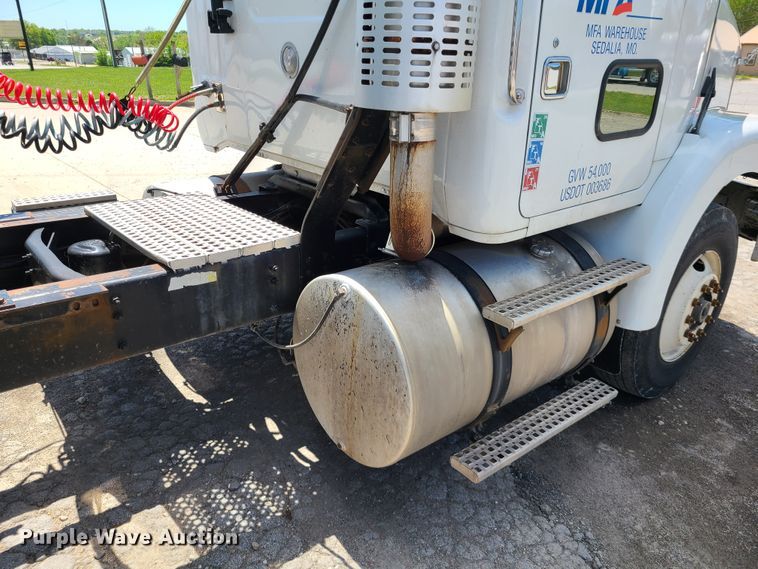 image for item DH5989 1996 Volvo WG  semi truck with trailer