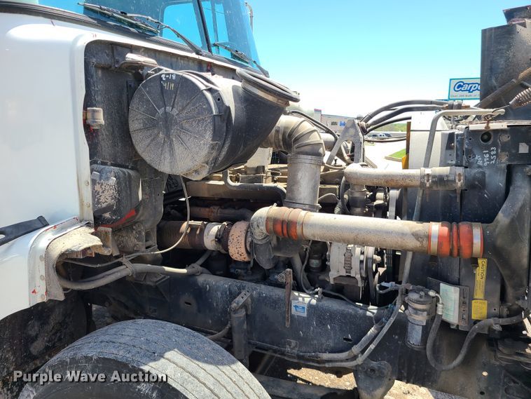 image for item DH5989 1996 Volvo WG  semi truck with trailer