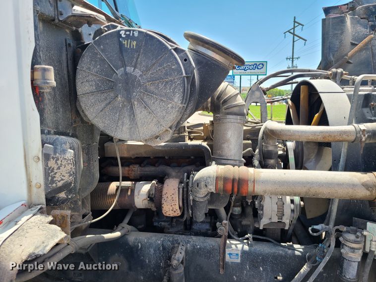 image for item DH5989 1996 Volvo WG  semi truck with trailer